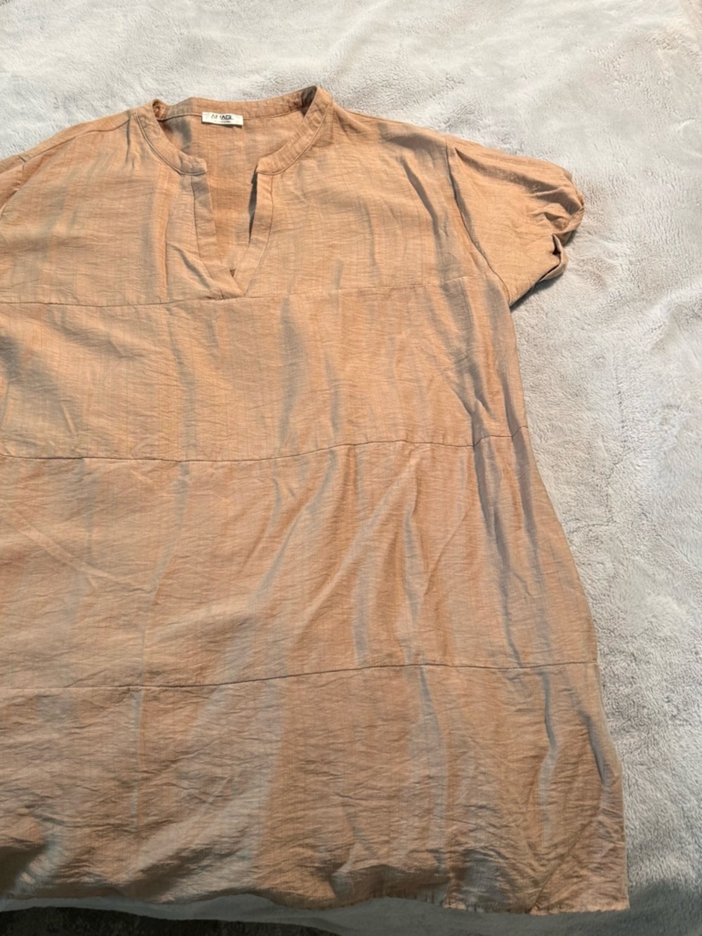 Midi Dress with Short Sleeves - Relaxed V-Neck with pockets